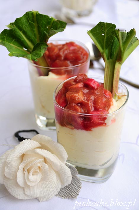 fool mess pudding z rabarbarem, rhubarb and rosewater desser