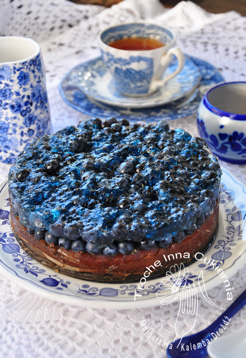 ciasto z niebieską galaretką, blue jelly choco cake, ciasto z borówkami i galaretką, blueberry choco cake with blue jelly, ciasto z galaretką i owocami