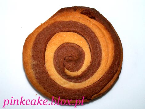 ciastko ślimak, czekoladowo-waniliowe ślimaczki, kruche ciasteczka spiralki, snail-shaped cookie